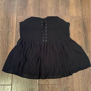 Smocked tube top w sweetheart neckline